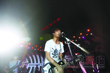 ファイル:Shenshuiqujian 11.jpg