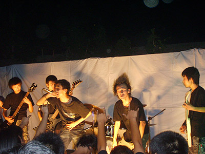 ファイル:Downstairs 11.jpg