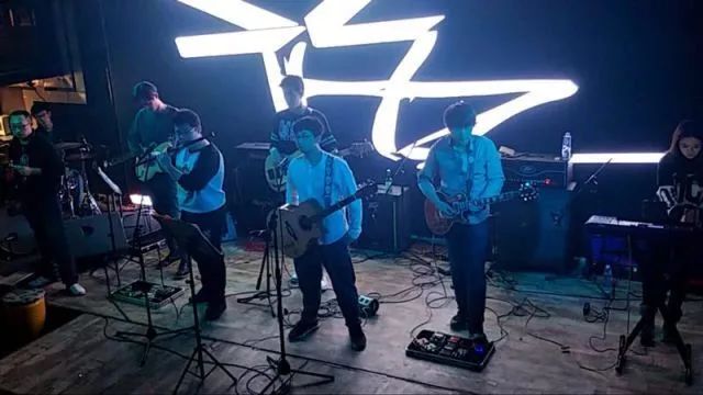 ファイル:52hz 12.jpg