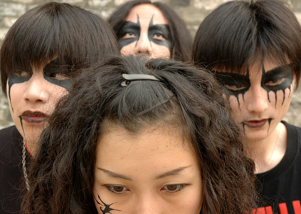 ファイル:Aloneinthedark 11.jpg