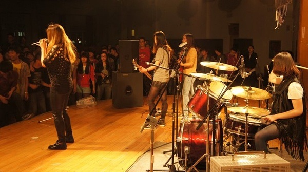 ファイル:Tigresses 11.jpg