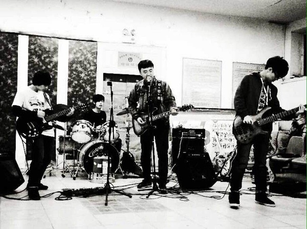 ファイル:Hurigui(wulumuqishi) 11.jpg