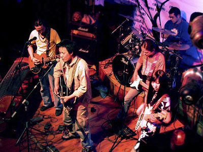 ファイル:Buyi 13.jpg