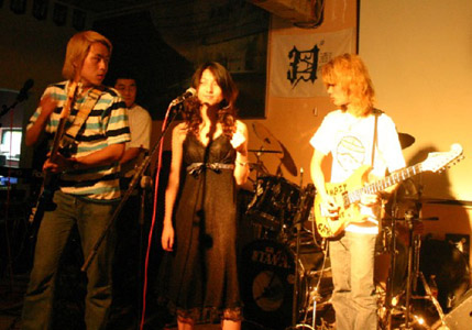 ファイル:Juicybullet 11.jpg