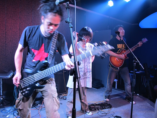 ファイル:Followmedown 11.jpg