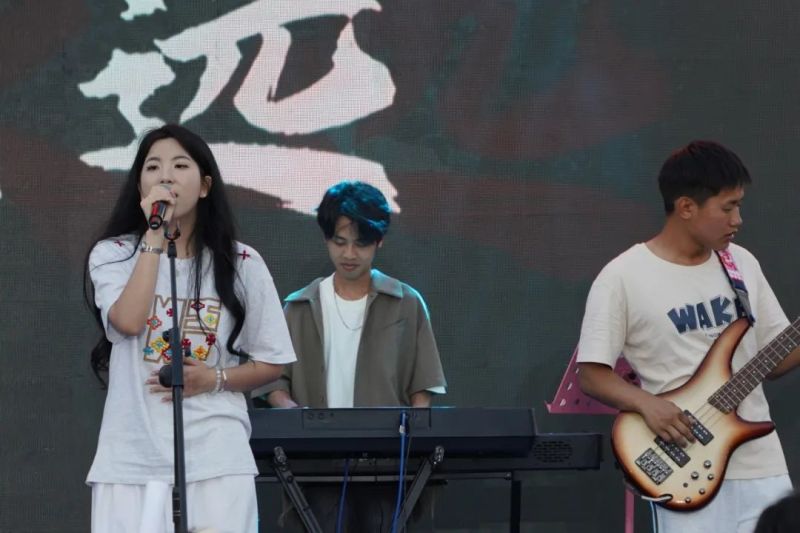 ファイル:Co2(luzhoushi) 11.jpg