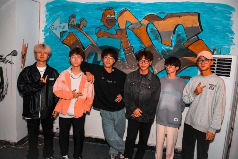 ファイル:Feiwuqingnianlvxingshe 11.jpg