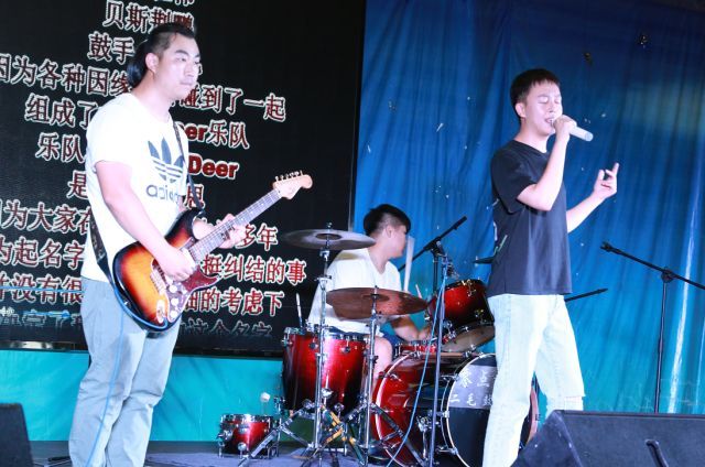 ファイル:Tinydeer 11.jpg