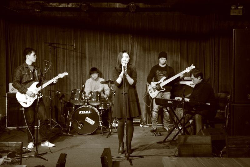 ファイル:Blacksuv 11.jpg