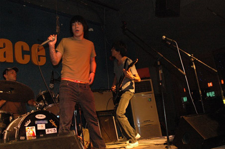 ファイル:Hittheplane 11.jpg