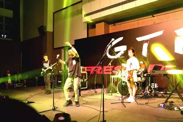 ファイル:Tingjuexinhao 11.jpg