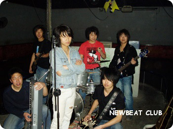 ファイル:Eighteenroses 11.jpg