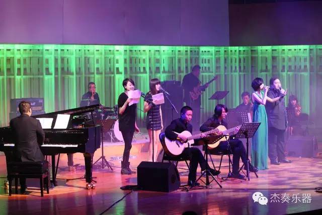 ファイル:Jazzfive 12.jpg