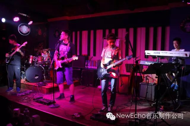 ファイル:Qishi(baotoushi) 11.jpg