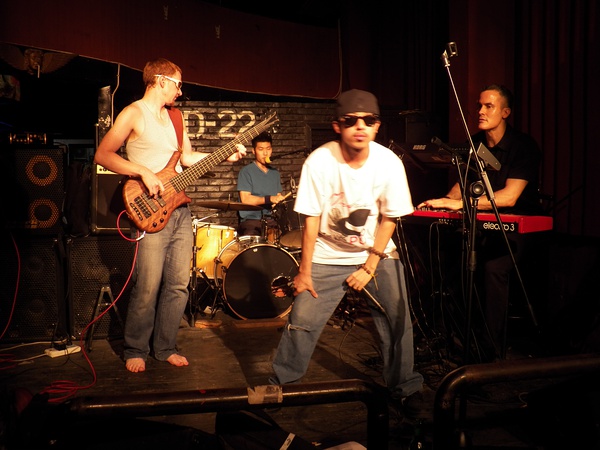 ファイル:Lovestourettes 11.jpg