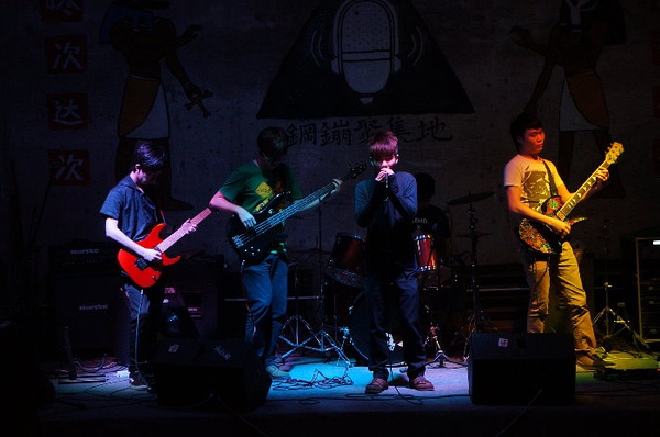 ファイル:Rainday(guangzhoushi) 11.jpg