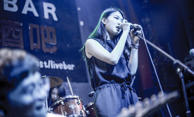 ファイル:Vodkaslaves 11.jpg