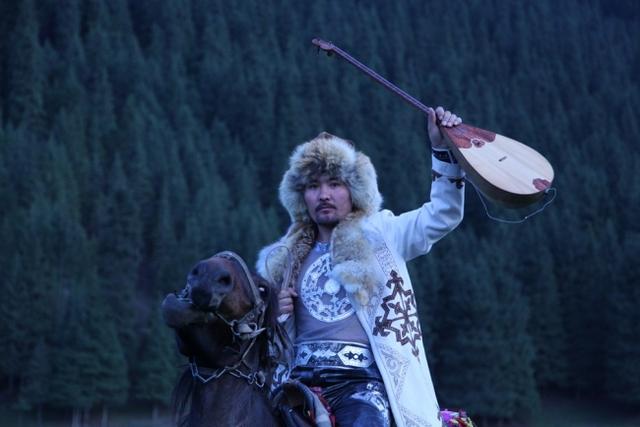 ファイル:Milanbieke 12.jpg