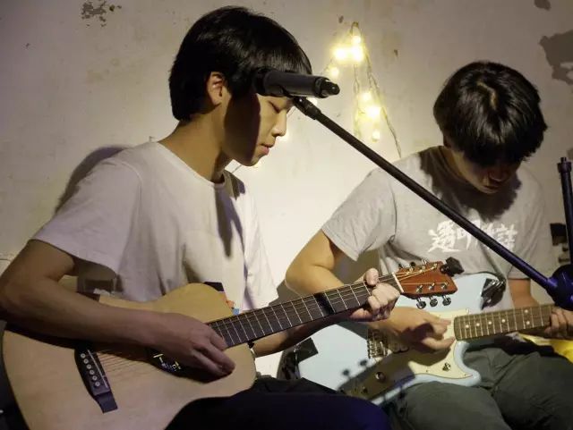 ファイル:Attagirl 12.jpg