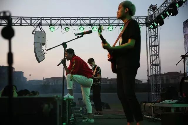 ファイル:Jjnshilu33hao 11.jpg