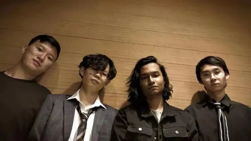 ファイル:RevolutionLetterbomb 11.jpg