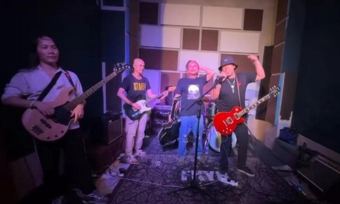 ファイル:Xinpijiu 11.jpg