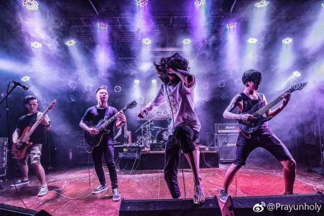 ファイル:Prayunholy 12.jpg