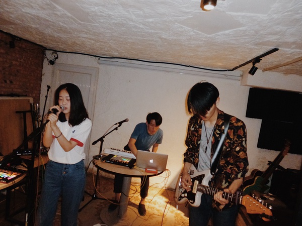 ファイル:Goodbyehoneyboy 11.jpg