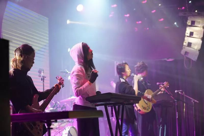 ファイル:Collidingcentury 11.jpg