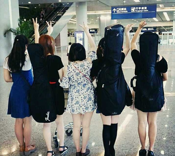 ファイル:Huhudress 11.jpg