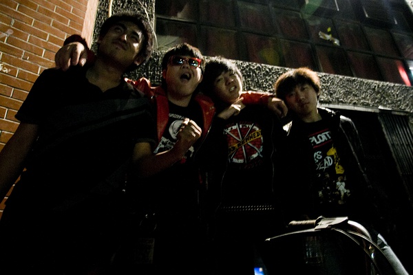 ファイル:Nowords 11.jpg