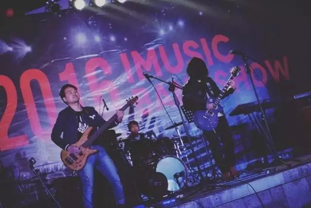 ファイル:Troubledyouth 11.jpg