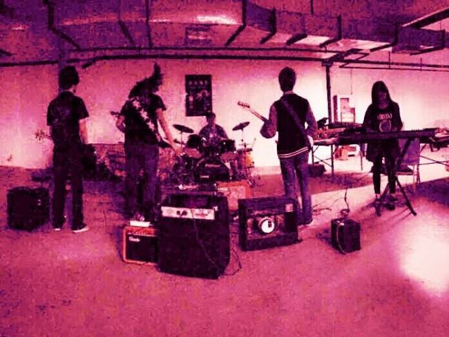 ファイル:Kolony 11.jpg