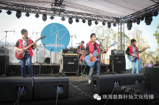 ファイル:Greenblues 11.jpg