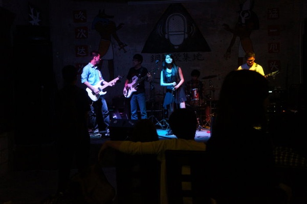 ファイル:Yellow(guangzhoushi) 11.jpg