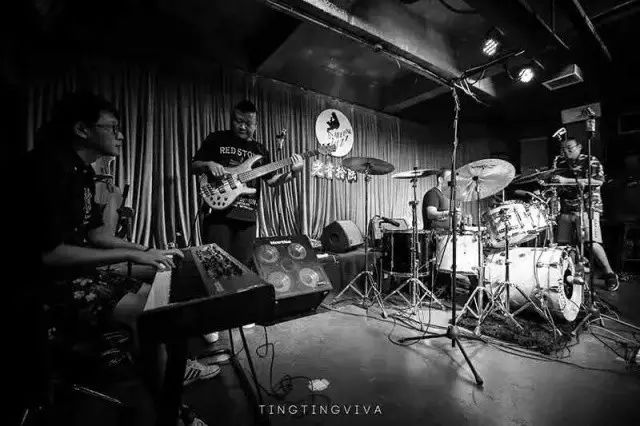 ファイル:Jazzfive 11.jpg