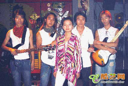 ファイル:Xianrenzhang(guiyangshi) 11.jpg