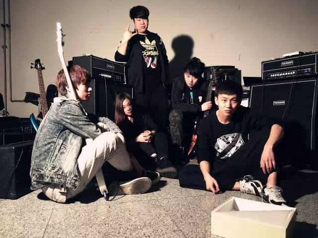 ファイル:Weekend(dalianshi) 11.jpg