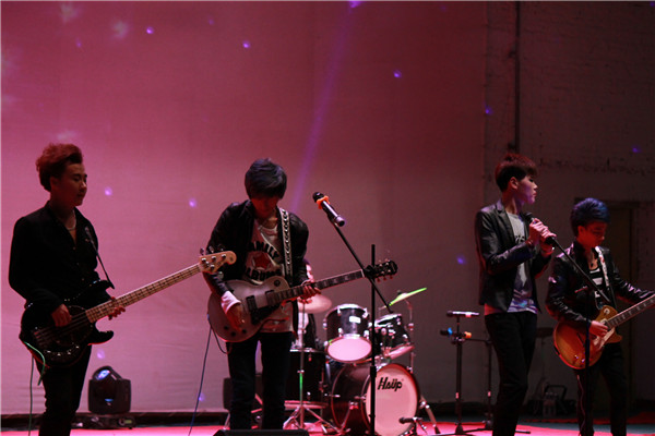 ファイル:Jiuling(baichengshi) 11.jpg