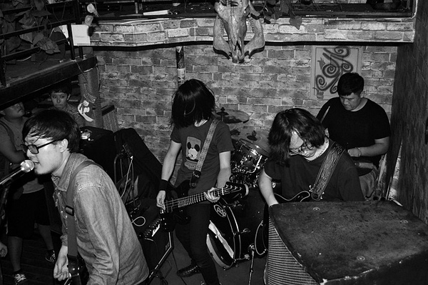 ファイル:Comingupforair 11.jpg