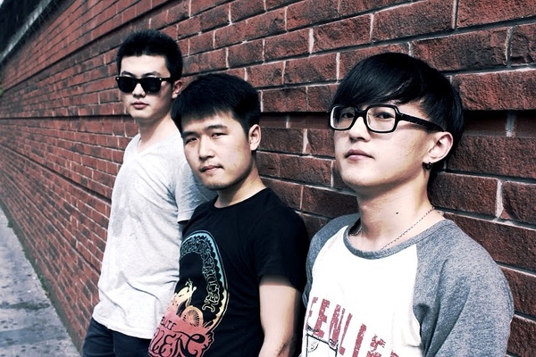 ファイル:Uplines 11.jpg