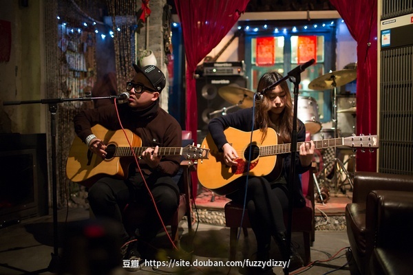 ファイル:Fuzzydizzy 11.jpg