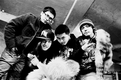 ファイル:6molshadows 12.jpg