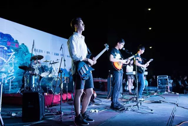 ファイル:Hanzhuangqingnian 11.jpg