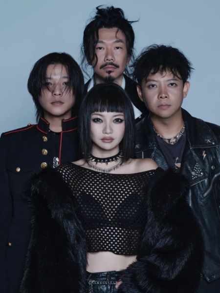 ファイル:Dirtymoon 12.jpg