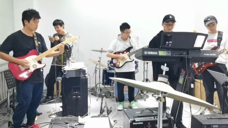 ファイル:Whiteelf 11.jpg