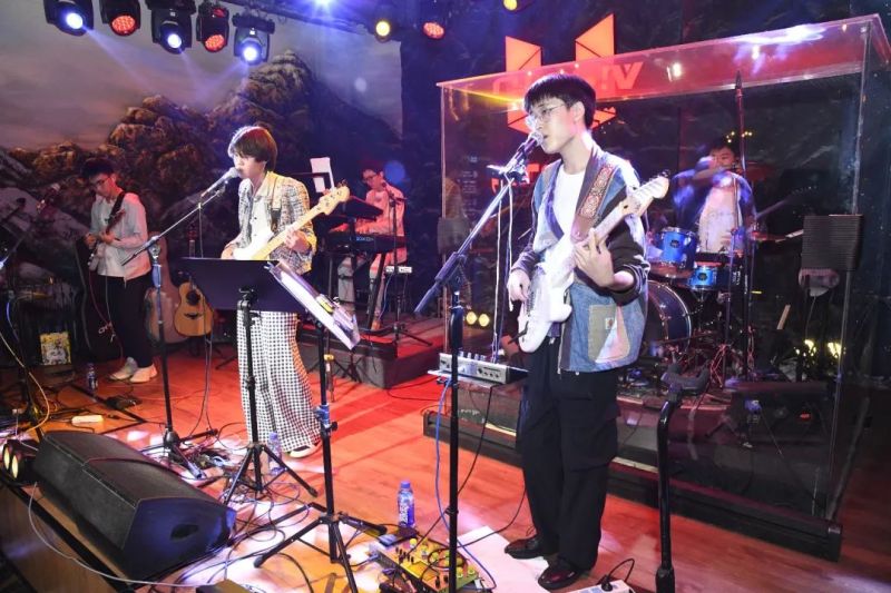 ファイル:Plasticyouth 11.jpg