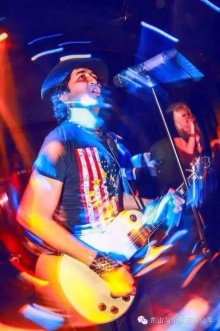 Aikebaieraishan 11.jpg