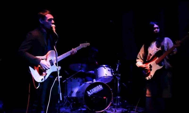 ファイル:Mediocre 11.jpg