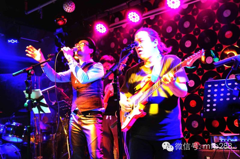 ファイル:Mixerduke 12.jpg